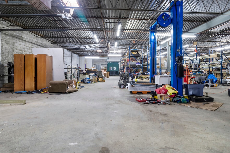 More Photos Of 2551 Tobey Dr, Indianapolis Warehouse For Sale
