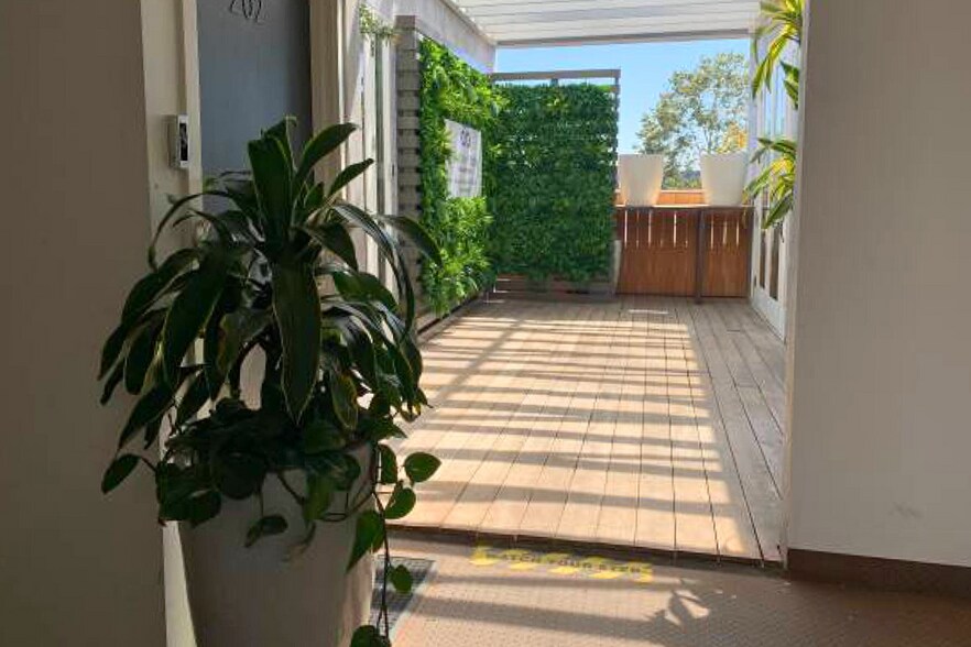 More Photos Of 10871-10885 Washington Blvd, Culver City Storefront Retail Office For Lease