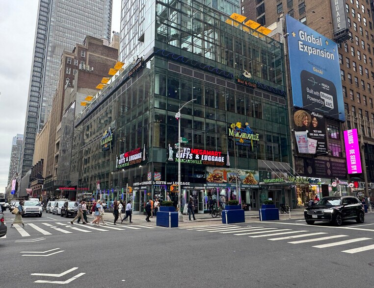 More Photos Of 207 W 40th St, New York Hotel For Lease