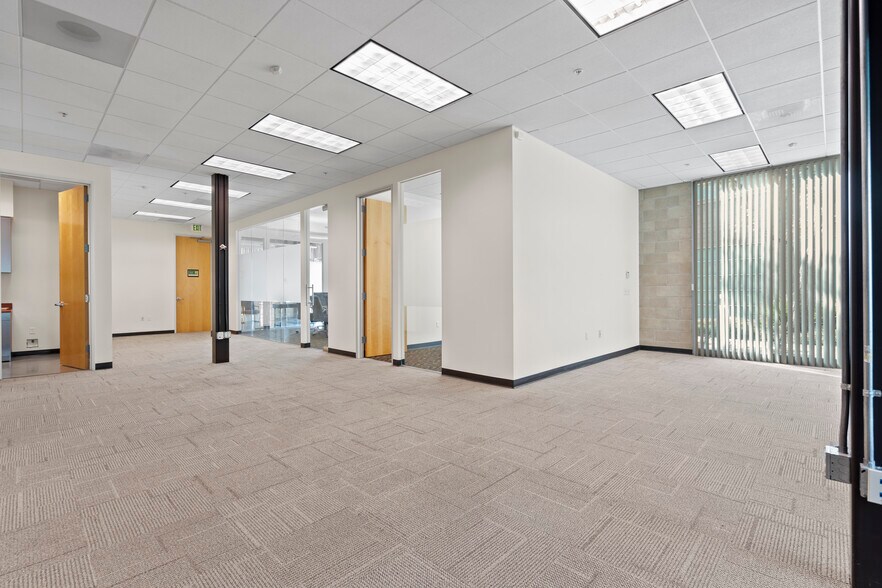 More Photos Of 8911 Research Dr, Irvine Office For Lease