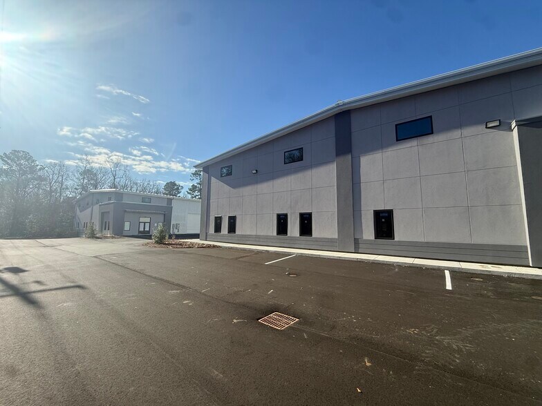 More Photos Of 9501 Palmetto Commerce Pky, Ladson Distribution For Lease