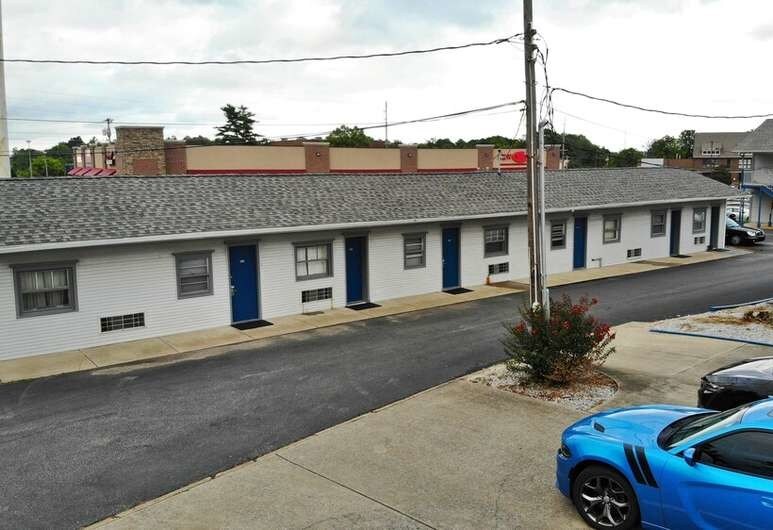 More Photos Of 2550 Lone Oak Rd, Paducah Hotel For Sale