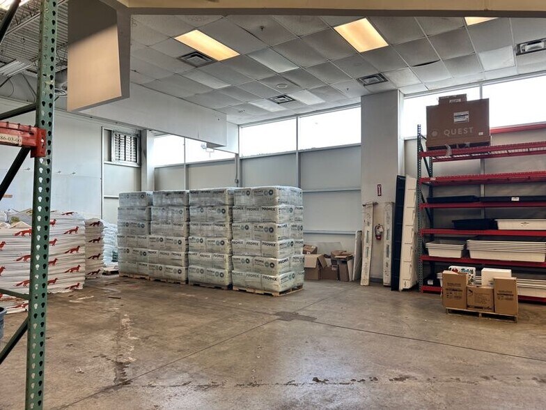 More Photos Of 5705 Chantry Dr, Columbus Freestanding For Sale