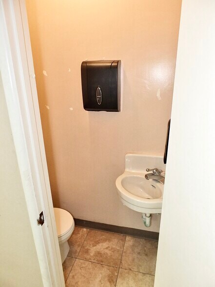 More Photos Of 830 Atlantic Ave, Long Beach Medical For Sale