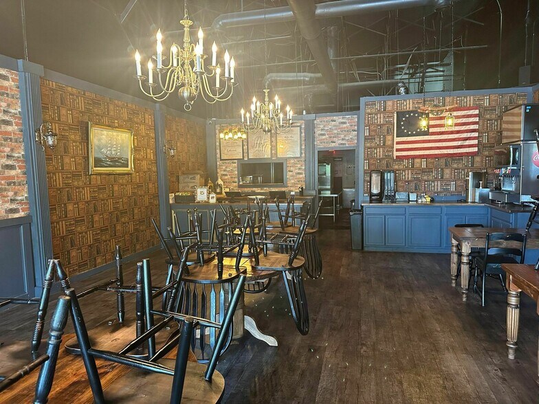 More Photos Of 1122 Thomasville Rd, Tallahassee Freestanding For Lease