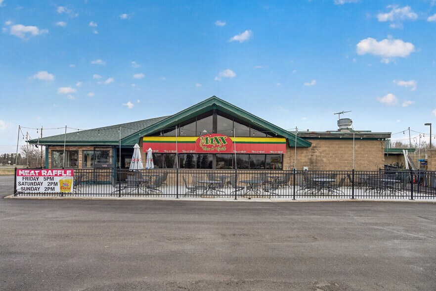 More Photos Of 17646 NE Central Ave, Ham Lake Restaurant For Sale