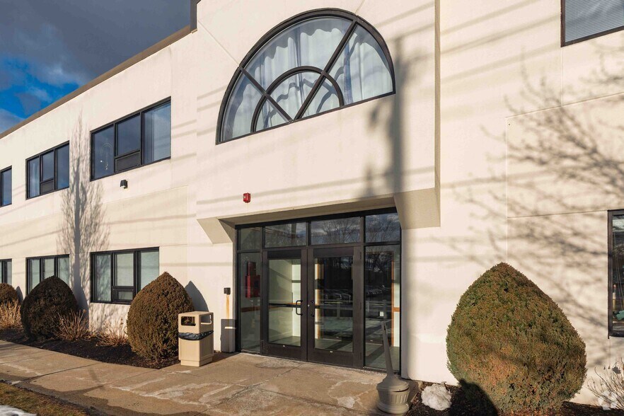 More Photos Of 27 Charles St, North Andover Office For Sale