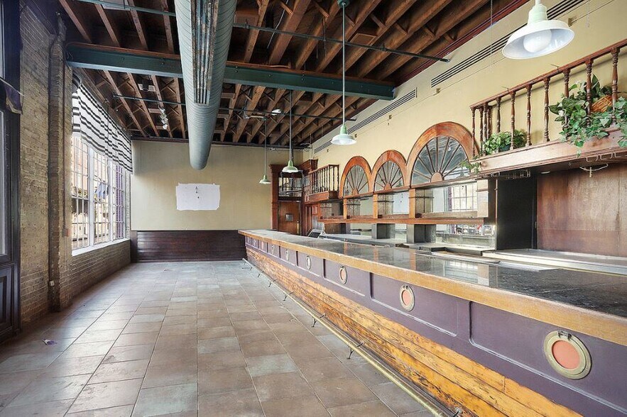 More Photos Of 517 Toulouse St, New Orleans General Retail For Sale