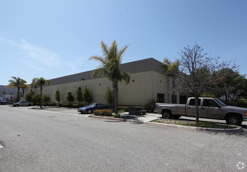 Primary Photo Of 2370 Santiago Ct, Oxnard Manufacturing For Lease