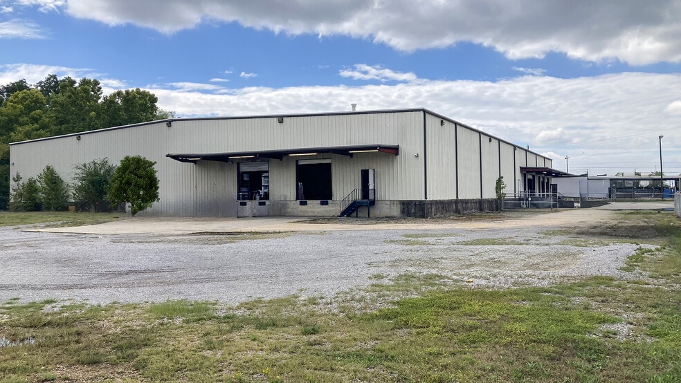 More Photos Of 2401 24th St N, Birmingham Warehouse For Lease