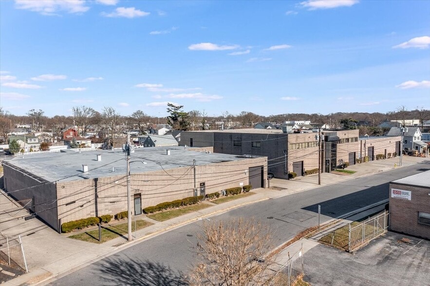 More Photos Of 22 Sprague Ave, Amityville Warehouse For Sale