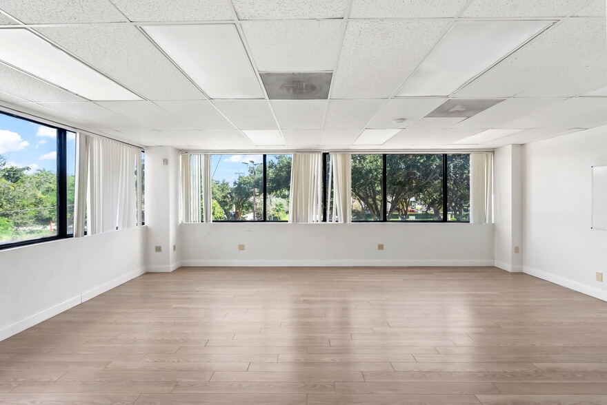 More Photos Of 3201 Griffin Rd, Fort Lauderdale Loft Creative Space For Lease