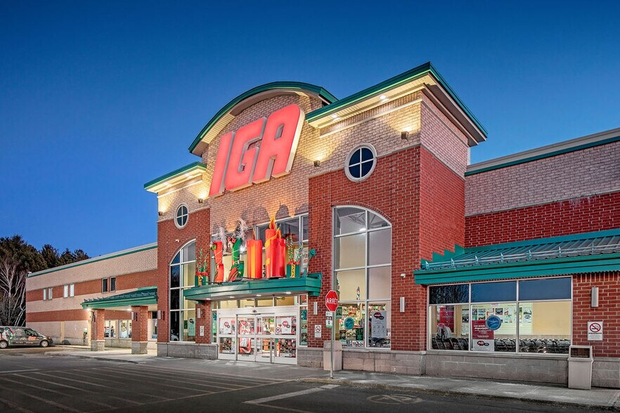 More Photos Of 465 Av Bethany, Lachute General Retail For Lease
