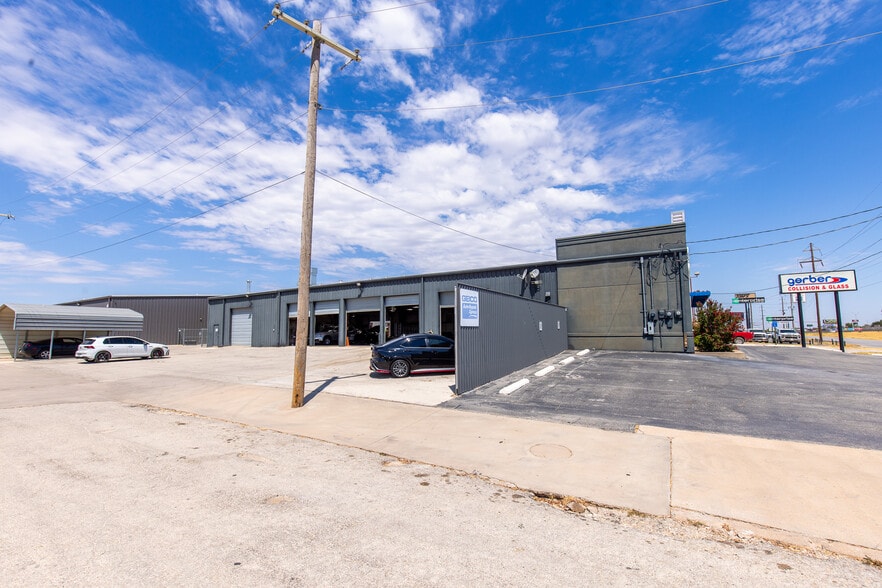 More Photos Of 1580 S Clack St, Abilene Auto Repair For Sale