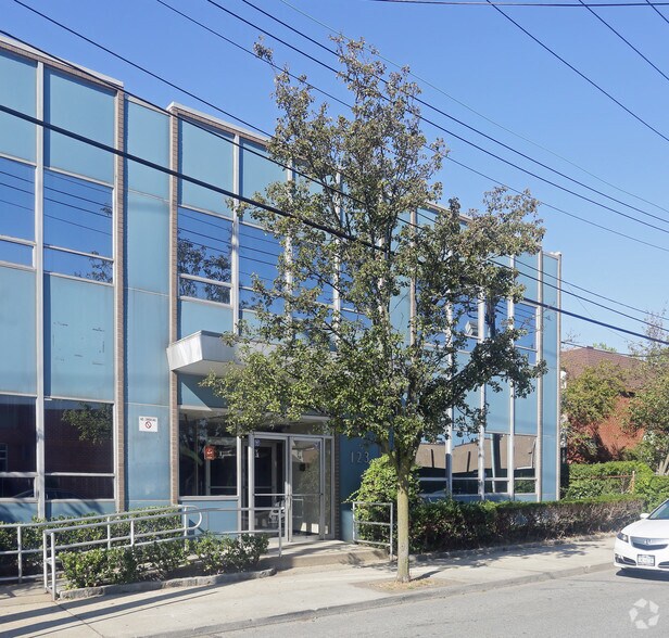 More Photos Of 123 Grove Ave, Cedarhurst Office For Lease