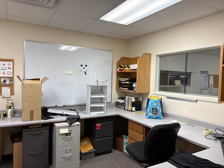 More Photos Of 3219 19th Ave E, Hibbing Manufacturing For Sale