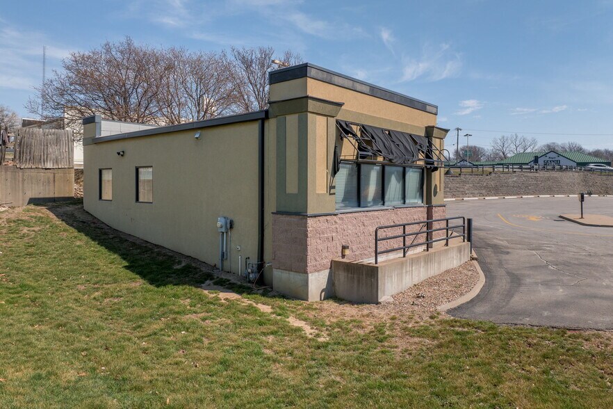 More Photos Of 3114 N Belt Hwy, Saint Joseph Fast Food For Sale