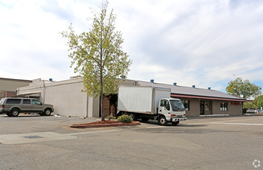 More Photos Of 28 S P St, Livermore Freestanding For Lease