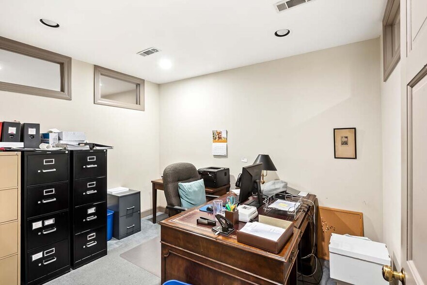 More Photos Of 11 Broad St, Charleston Office Residential For Lease