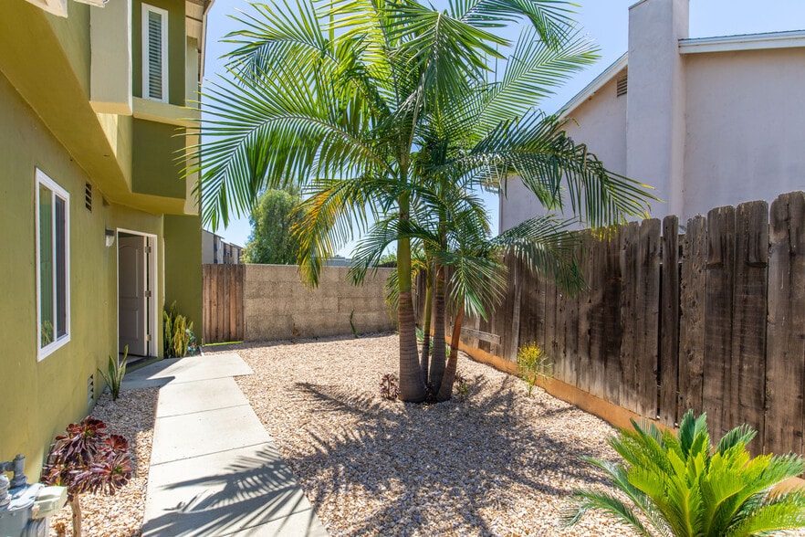 More Photos Of 445-523 Hart Dr, El Cajon Apartments For Sale