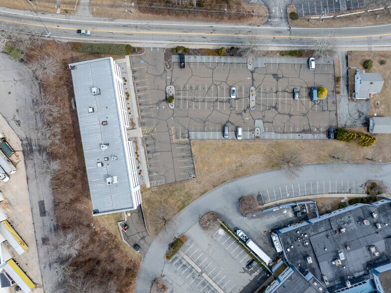 More Photos Of 400 Bayonet St, New London Medical For Sale