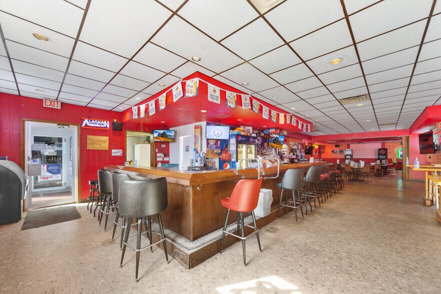 More Photos Of 209 N 5th Ave E, Truman Freestanding For Sale