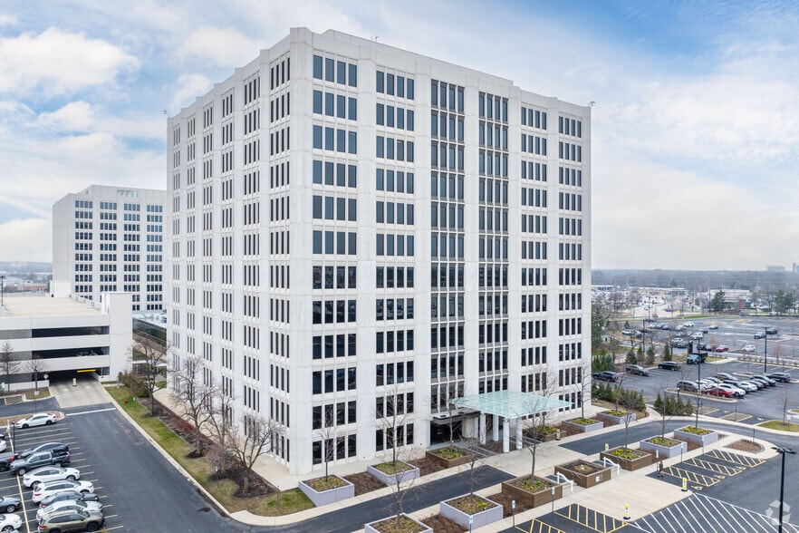 Primary Photo Of 1701 Golf Rd, Rolling Meadows Coworking Space