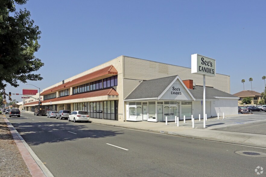 More Photos Of 9901-9915 Paramount Blvd, Downey Unknown For Lease