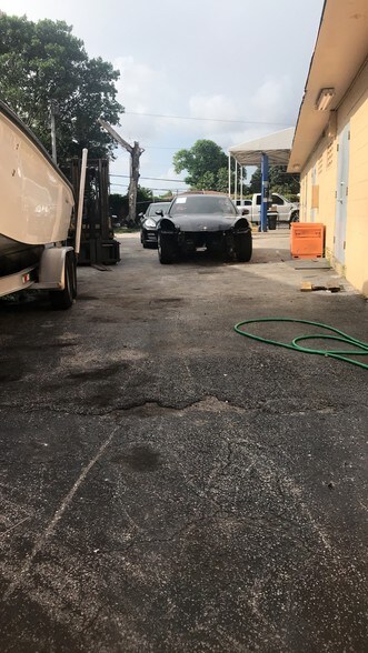 More Photos Of 3451 NW 79th St, Miami Warehouse For Lease