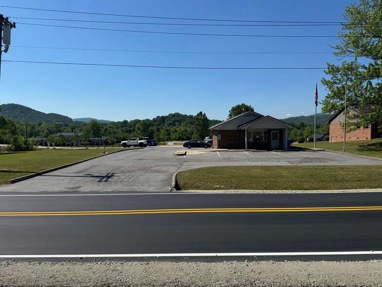 More Photos Of 5858 Old Hendersonville Hwy, Penrose Post Office For Sale