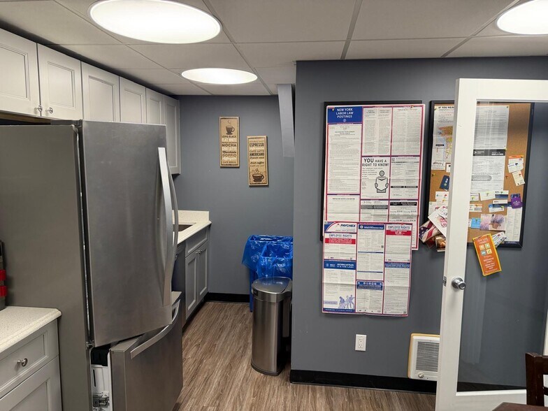 More Photos Of 2 Stowe Rd, Peekskill Medical For Lease