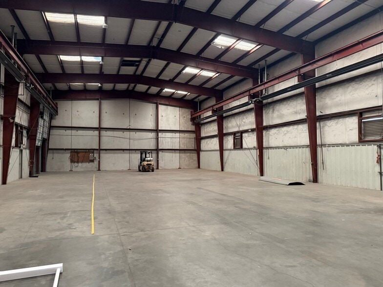 More Photos Of 1223 69th E ave, Tulsa Industrial For Lease