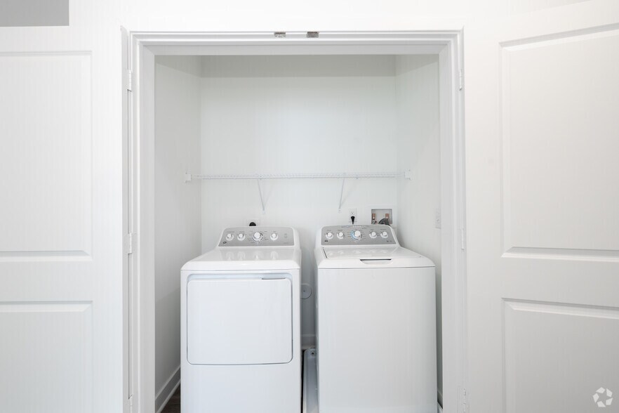 More Photos Of 451 Church St, Norfolk Apartments For Lease