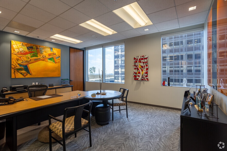 More Photos Of 1880 Century Park E, Los Angeles Office For Lease