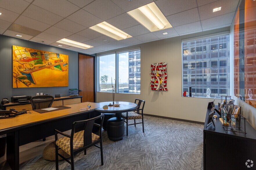 More Photos Of 1880 Century Park E, Los Angeles Office For Lease