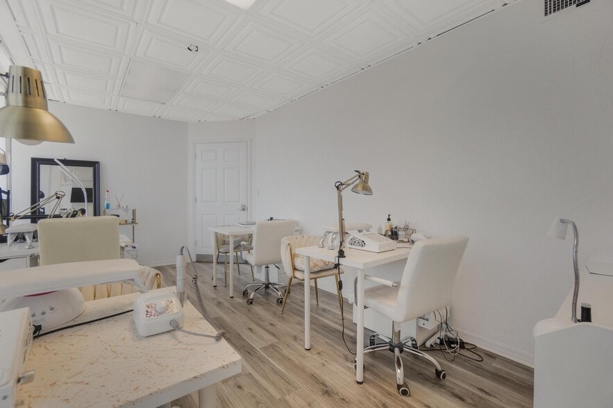 More Photos Of 1720 Harrison St, Hollywood Office Residential For Lease