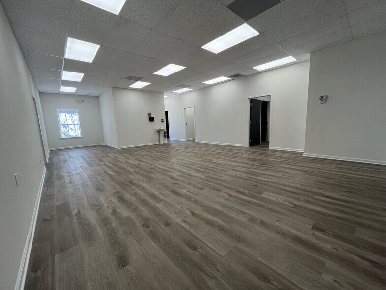 More Photos Of 4231 Walnut Bend, Jacksonville Office For Lease