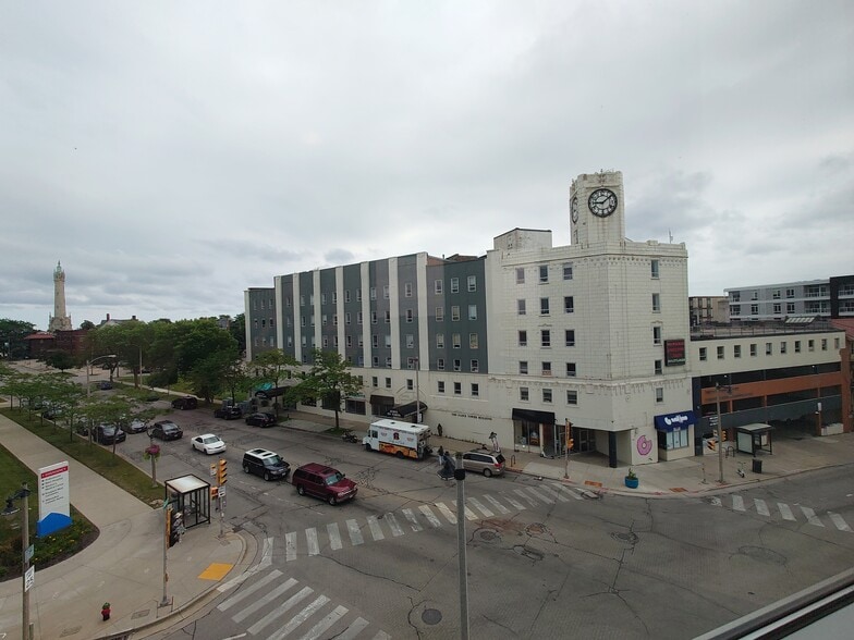 More Photos Of 2252-2266 N Prospect Ave, Milwaukee Office For Lease