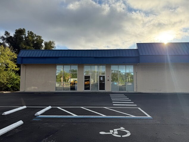 Primary Photo Of 7400 US Highway 19, New Port Richey Storefront For Lease