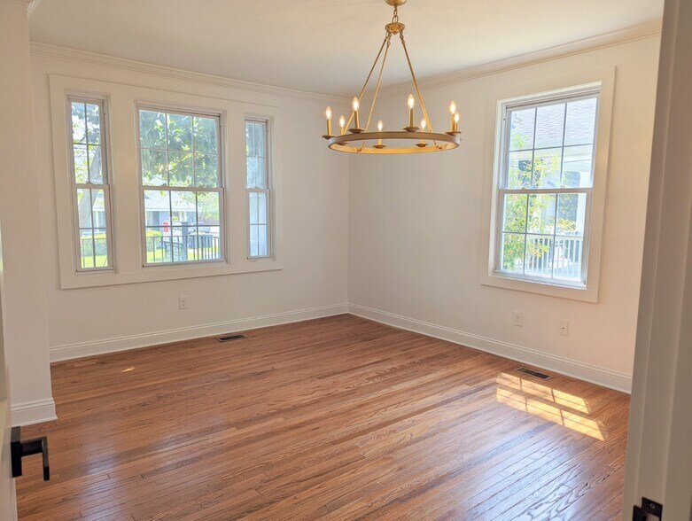 More Photos Of 9 East Ave, Greenville Office Residential For Sale