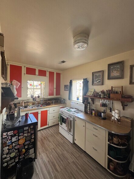More Photos Of 510 10th St, Golden Apartments For Sale