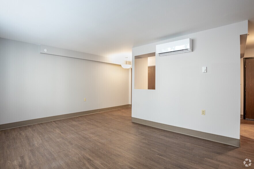 More Photos Of 195 Genesee St, Utica Apartments For Lease