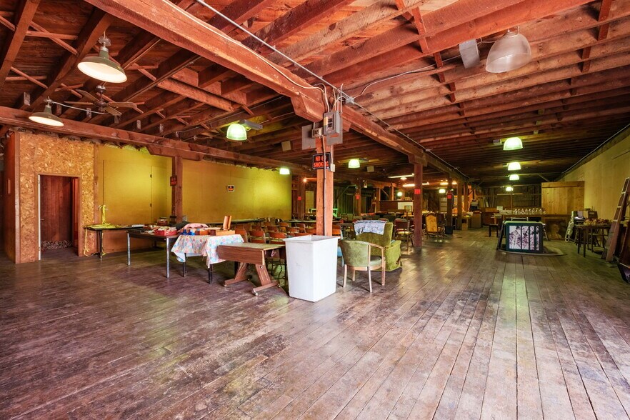 More Photos Of 180 Hollar Circle, Timberville Warehouse For Sale