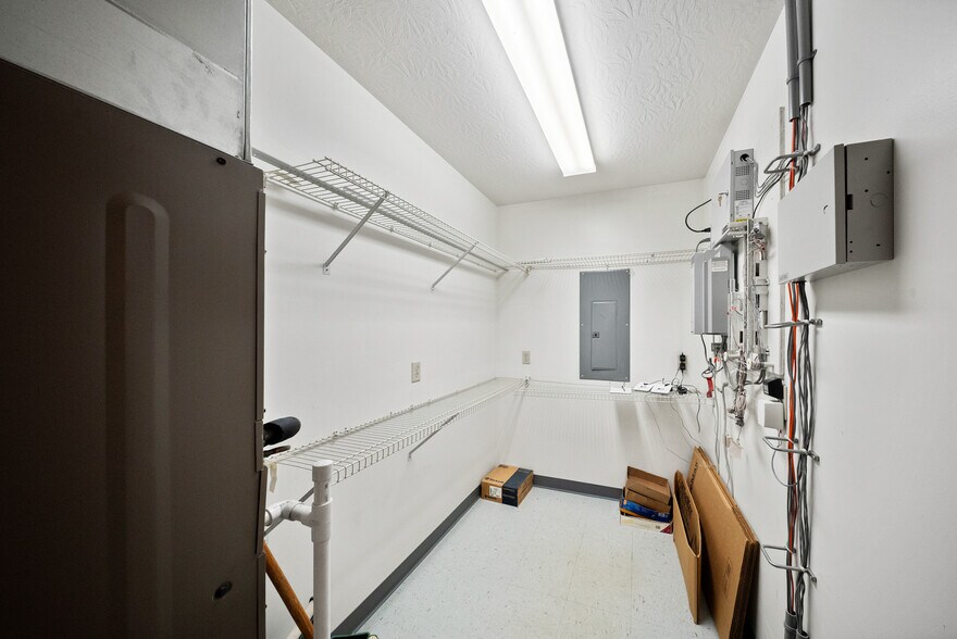 More Photos Of 100 Armco Rd, Ashland Manufacturing For Lease