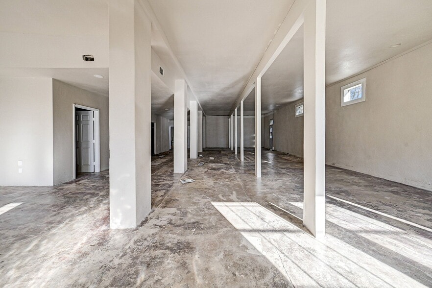 More Photos Of 411 S Kaufman St, Newton Lodge Meeting Hall For Sale