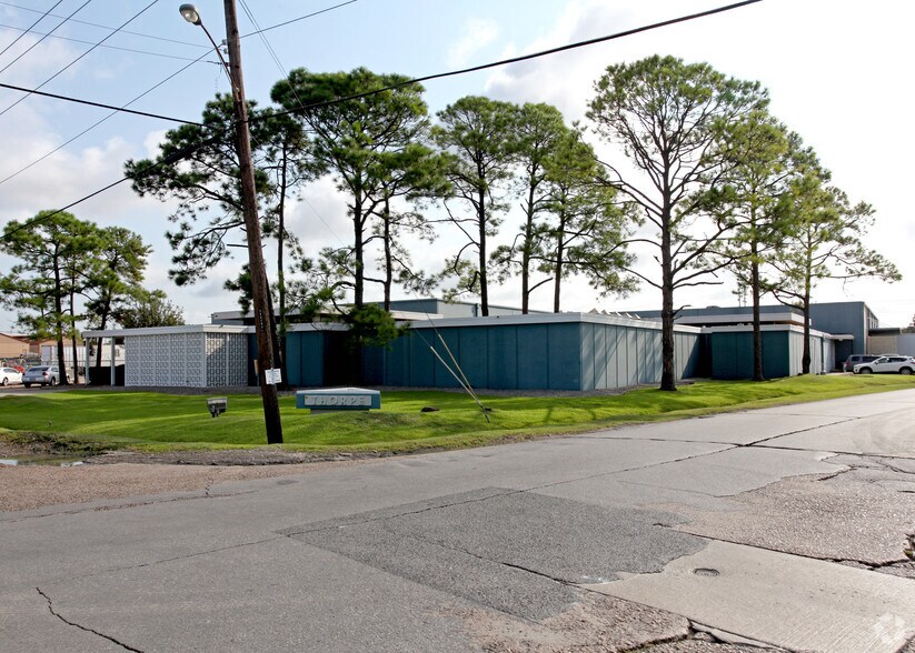 Primary Photo Of 6833 Kirbyville St, Houston Warehouse For Sale