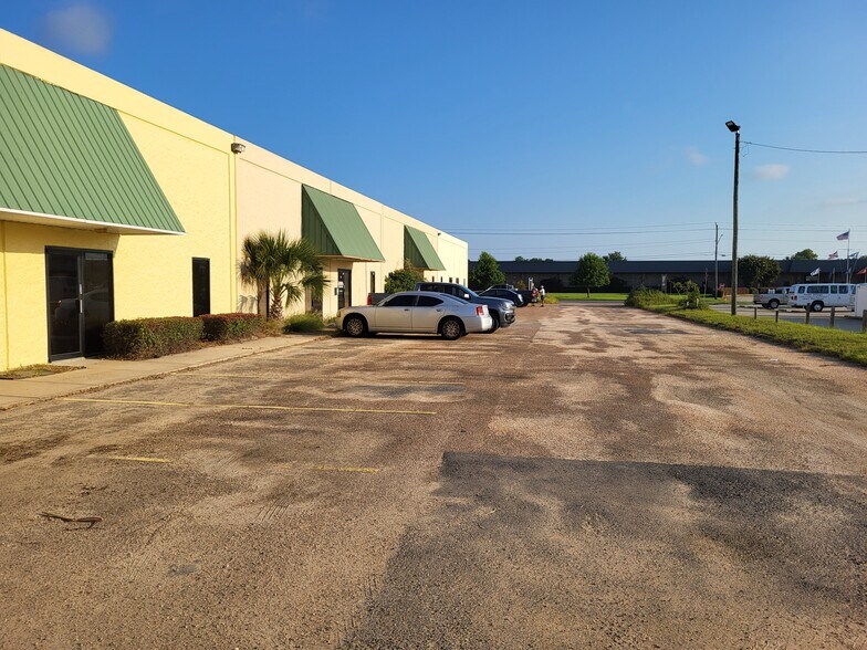More Photos Of 646 Anchors St Nw, Fort Walton Beach Warehouse For Sale