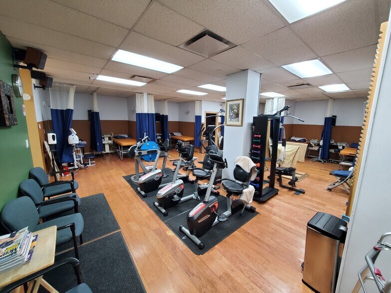 More Photos Of 38-34 Parsons Blvd, Flushing Medical For Sale