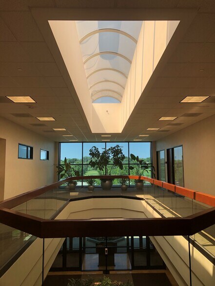 More Photos Of 4200 Cantera Dr, Warrenville Office For Sale