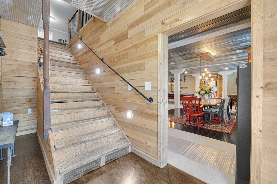 More Photos Of 305 N Main St, Ste Genevieve Storefront Retail Residential For Sale